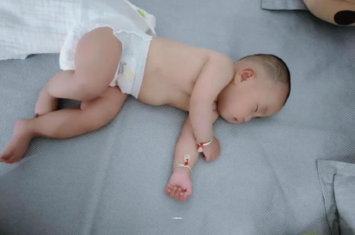 宝鸡没满月的宝宝